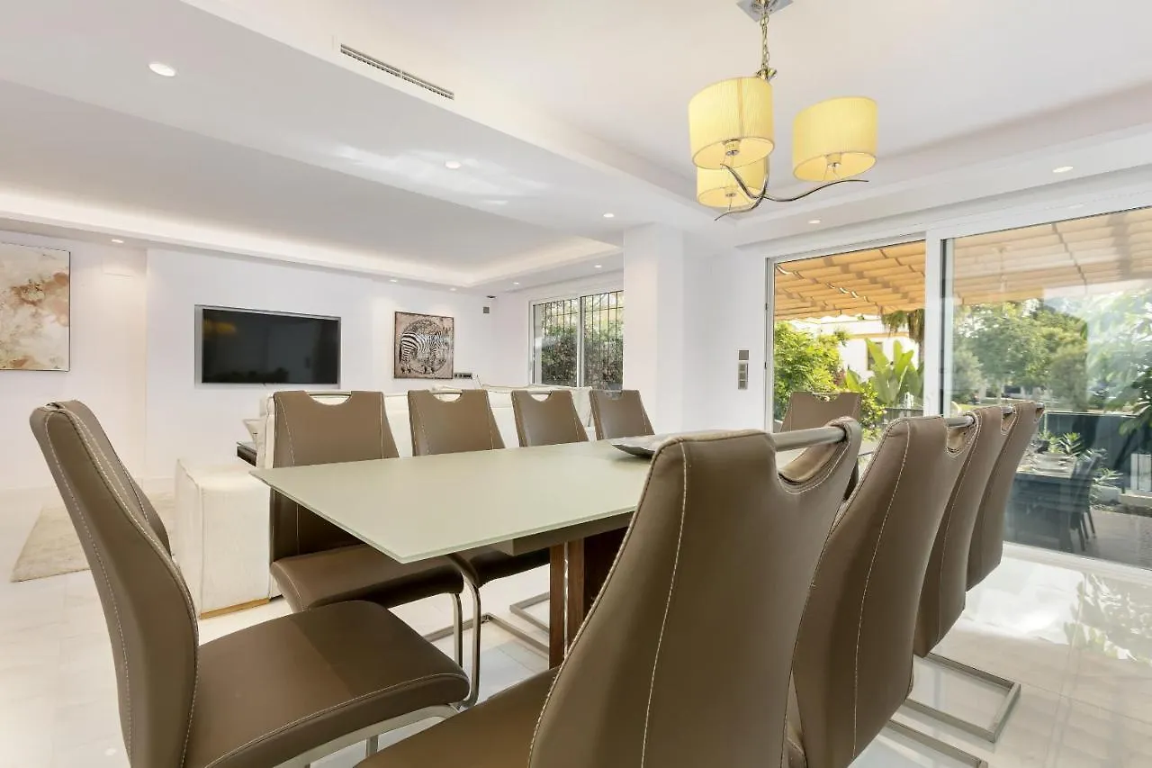 Casa Isa Villa Marbella 0*,