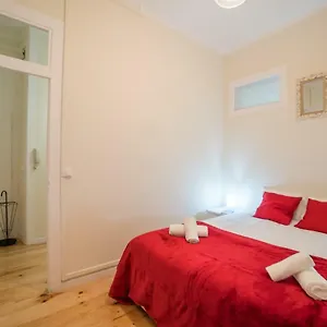 https://mouraria-2-bedroom-apartment.hotels-lisbon-portugal.com
