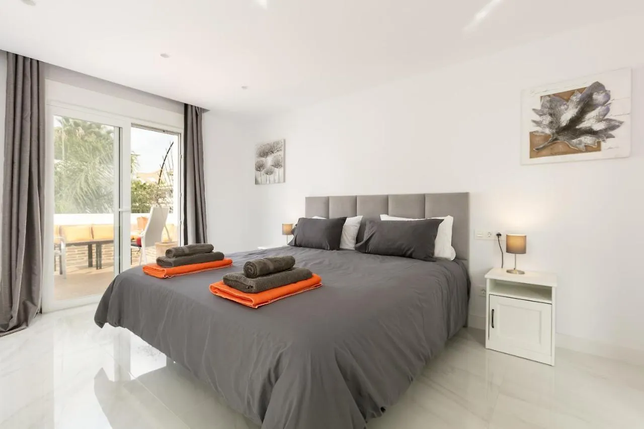 Casa Isa Villa Marbella 0*,